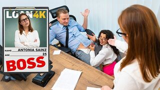 Banki vezetőnő reszketve adja át magát beosztottja vonzásának