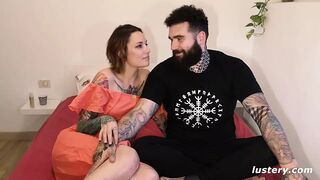 Silvia szenvedélyes kényeztetése Desmond férfiasságán spanyol tűzzel
