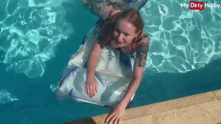 Emma Wolf, a lángoló szépség, aki a medencében vadul szeretkezik