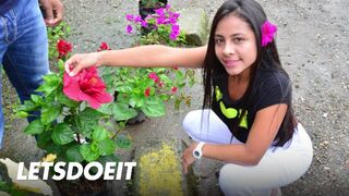 A sötét hajú latin milf-et utcai vadászatban fogjuk be intenzív, mély behatolásra