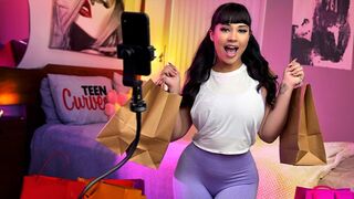 Vastag popsis influencer véletlenül átdöfi magát élőben a rajongók előtt
