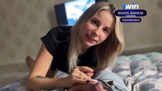 Amatőr szőke csaj vad szopása nagy fasszal