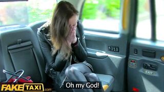 A férje ajándékként kérte, hogy dugjam meg a feleségét - Fake Taxi izgalmak