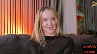 Nagy fenekű szőke csaj odavan a POV szexért a Mr POV csatornán, lábcsodálat után