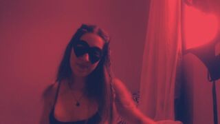 Tini cosplay csaj maszturbál a tanár segítségével 2. rész
