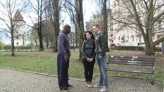 Nagy fekete meglepetés a feleségemnek - Különleges cuckold élmény a SzexiPáros csatornán