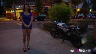 FaKings bemutatja: Serezade Monroe első anális kalandja fiatal tini latin csajjal