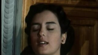 Anita Rinaldi dús keblekkel és durva anális akcióval az Örökösnő 6. részében