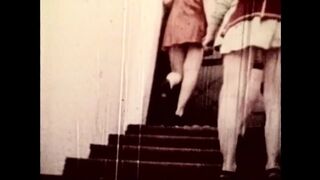 John Holmes a mohó milfek szopós parti sztárja retro stílusban