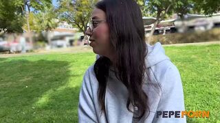 Tini és milf lányok izgató felkészülése a durva duzzasztásra a PepePornon